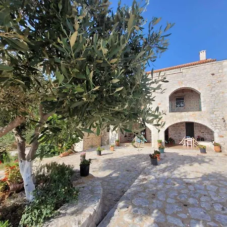 Althea Village شقة فندقية 4*