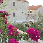 Ξενοδοχείο με διαμερίσματα Althea Village