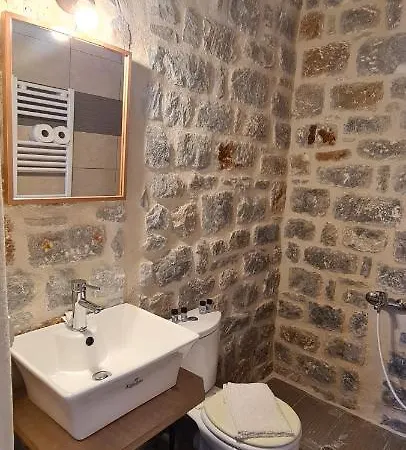 Althea Village 아파트호텔