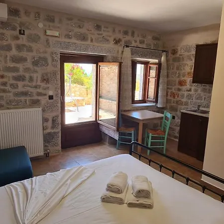 Althea Village アパートホテル