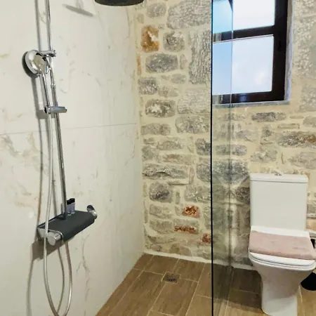 Althea Village アパートホテル