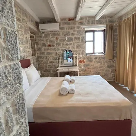 Ξενοδοχείο με διαμερίσματα Althea Village 4*